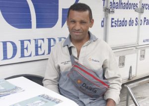 Odontomóvel atende trabalhadores na região de Barueri