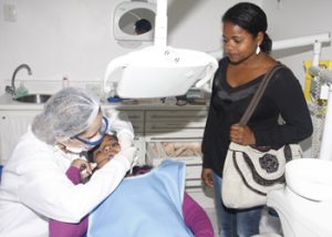 Assistência Odontológica Sindeepres beneficia dependentes
