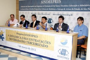 Autoridades participam do lançamento da pesquisa Sindeepres