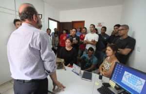 Trabalhadores reintegrados ainda aguardam contato para voltar aos postos de trabalho