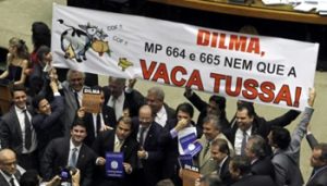ATENÇÃO TRABALHADOR! Deputados aprovam medida provisória que altera os seus benefícios