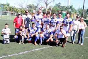 Jogando com um a mais e contra o calor, Floripark vence Torneio de Futebol Sindeepres em Taubaté